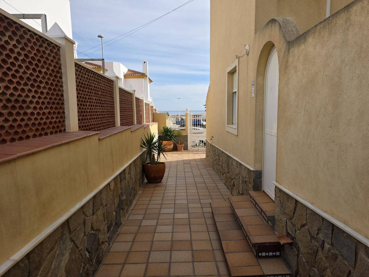 5 slaapkamer Villa te koop in Garrucha met zwembad garage - € 650.000 (Ref: 9516472)