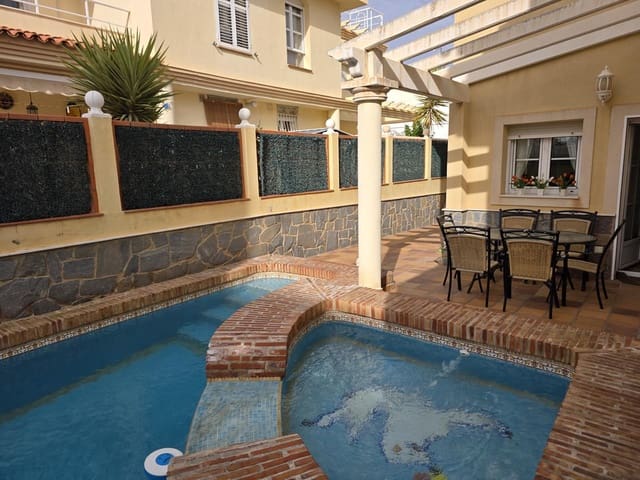 5 slaapkamer Villa te koop in Garrucha met zwembad garage - € 650.000 (Ref: 9516472)
