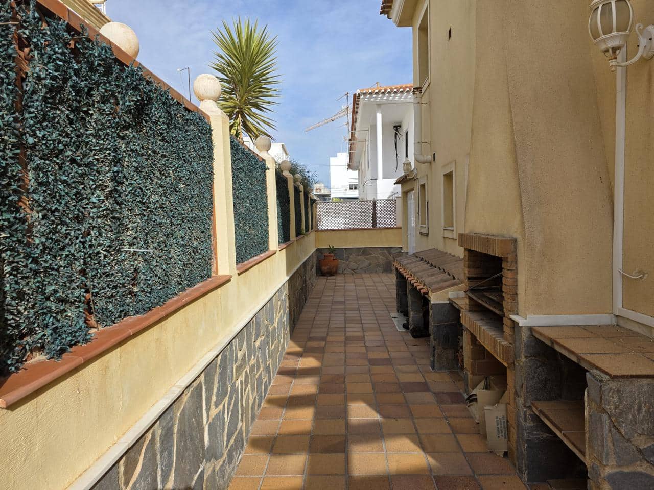 5 slaapkamer Villa te koop in Garrucha met zwembad garage - € 650.000 (Ref: 9516472)