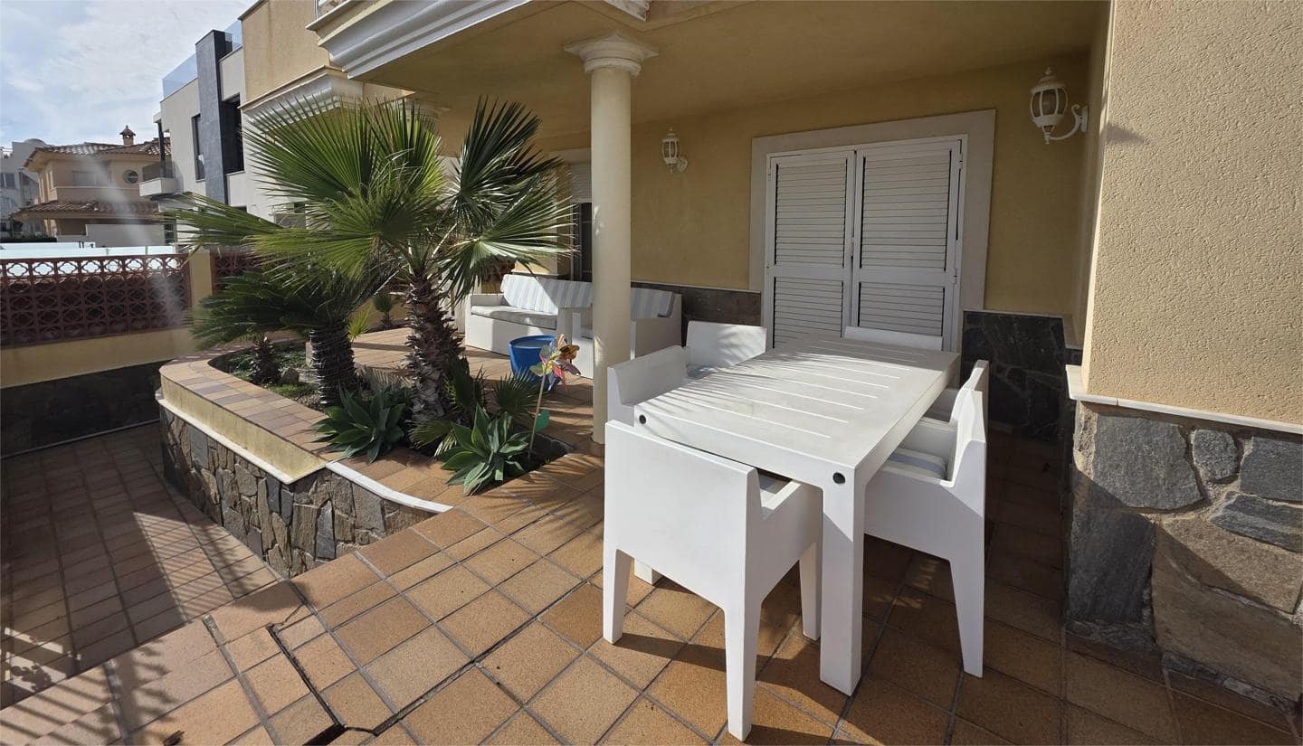 5 slaapkamer Villa te koop in Garrucha met zwembad garage - € 650.000 (Ref: 9516472)