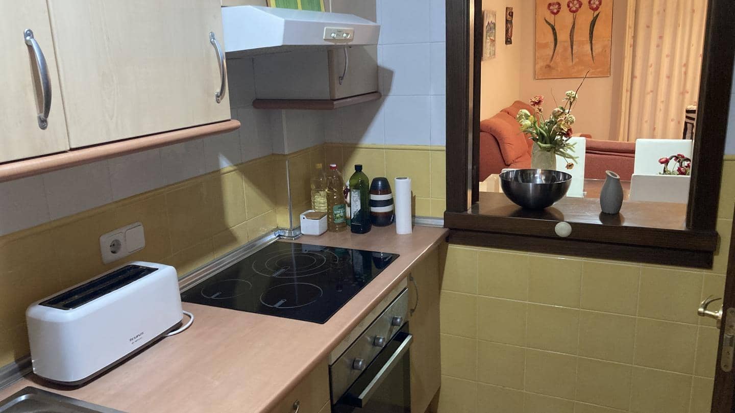 2 makuuhuone Asunto vuokrattavana paikassa Vera mukana uima-altaan 
autotalli - 750 € (Ref: 9525077)