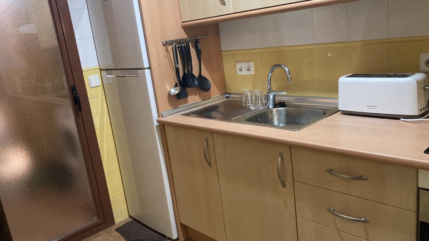 2 makuuhuone Asunto vuokrattavana paikassa Vera mukana uima-altaan 
autotalli - 750 € (Ref: 9525077)