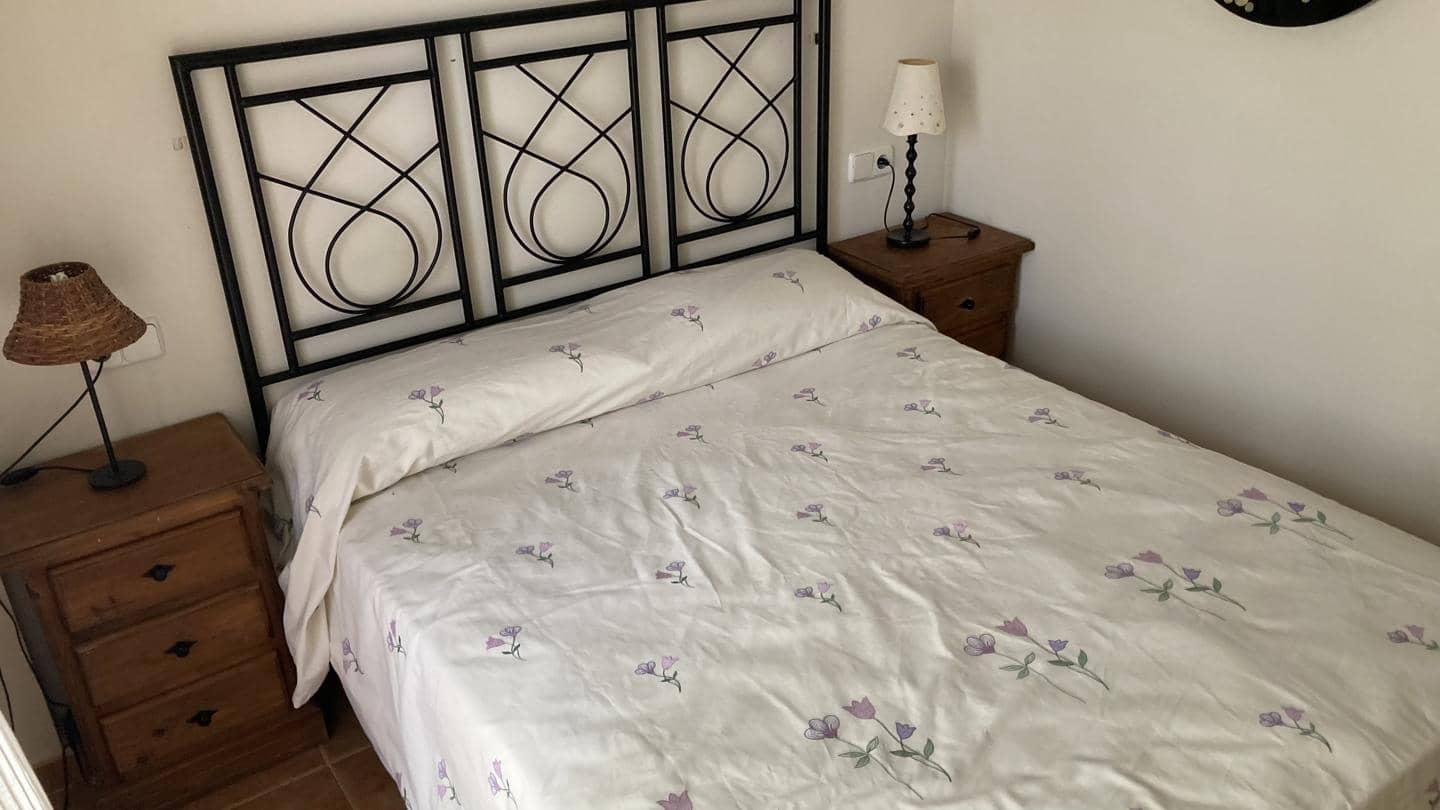 2 makuuhuone Asunto vuokrattavana paikassa Vera mukana uima-altaan 
autotalli - 750 € (Ref: 9525077)