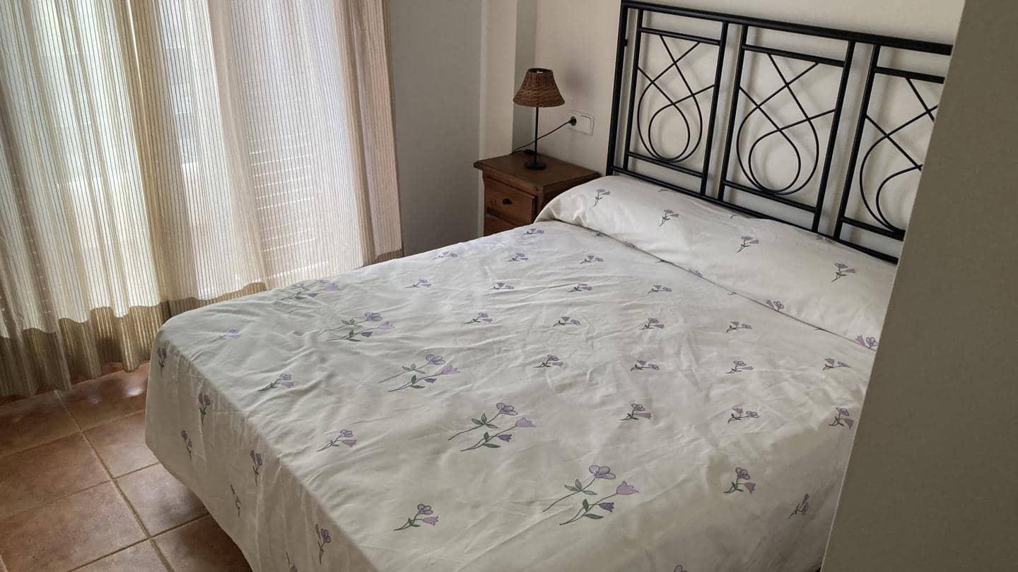 2 makuuhuone Asunto vuokrattavana paikassa Vera mukana uima-altaan 
autotalli - 750 € (Ref: 9525077)