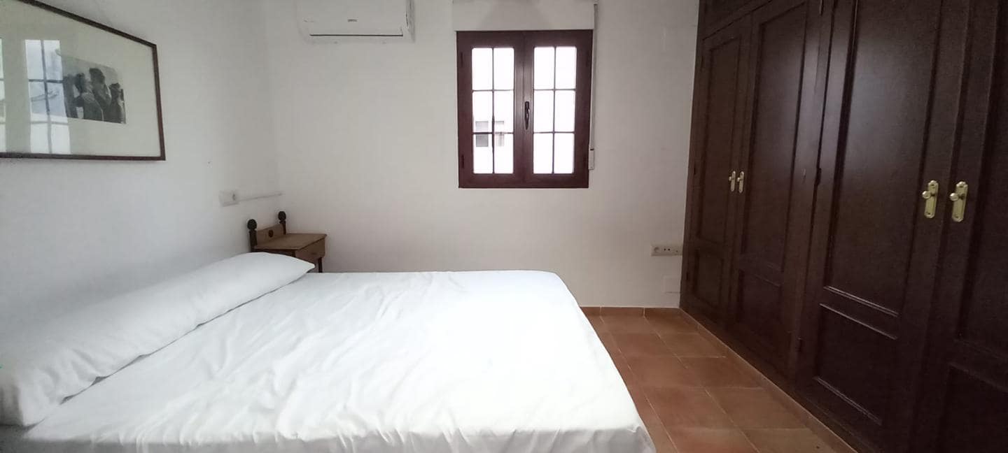 3 bedroom Flat for rent in Cuevas del Almanzora - € 700 (Ref: 9603315)