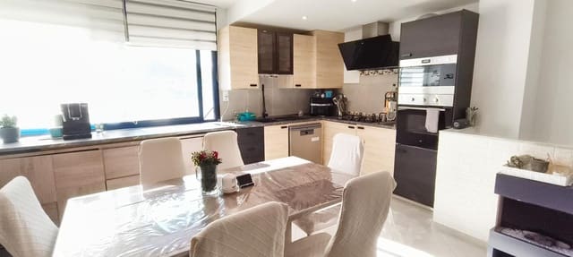 4 bedroom Flat for sale in Garrucha with pool garage - € 149,000 (Ref: 9624178)