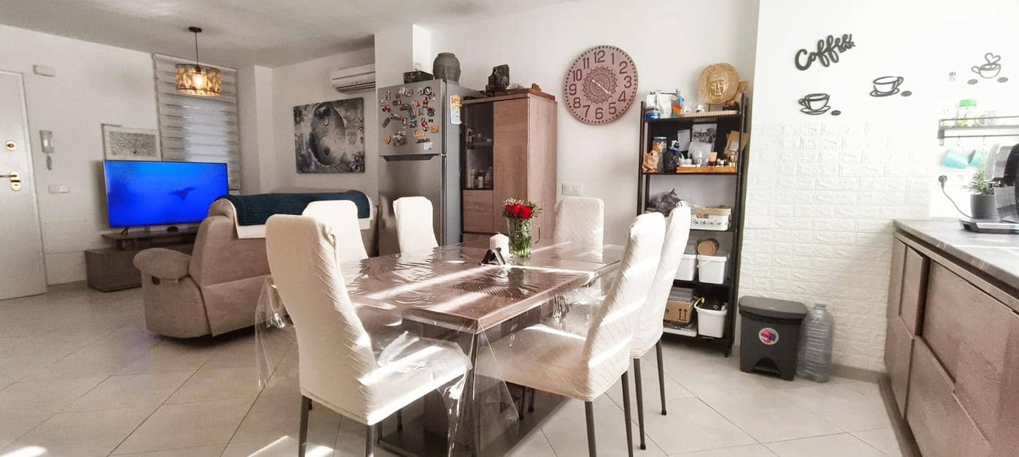 4 soveværelse Lejlighed til salg i Garrucha med swimmingpool garage - € 149.000 (Ref: 9624178)