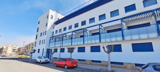 4 bedroom Flat for sale in Garrucha with pool garage - € 149,000 (Ref: 9624178)