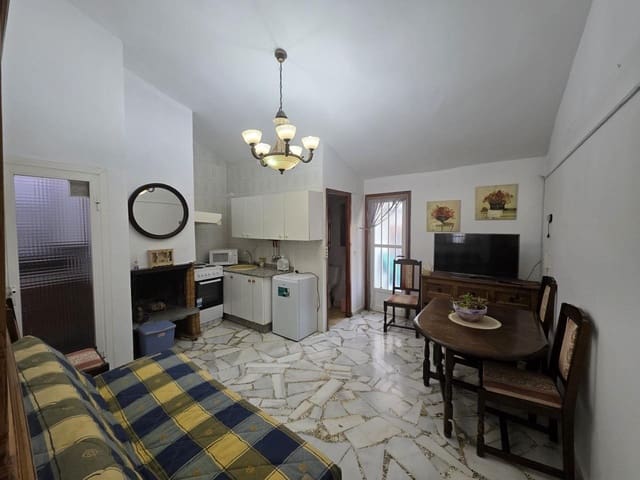 7 makuuhuone Huvila myytävänä paikassa Bacares mukana 
autotalli - 295 000 € (Ref: 9645946)