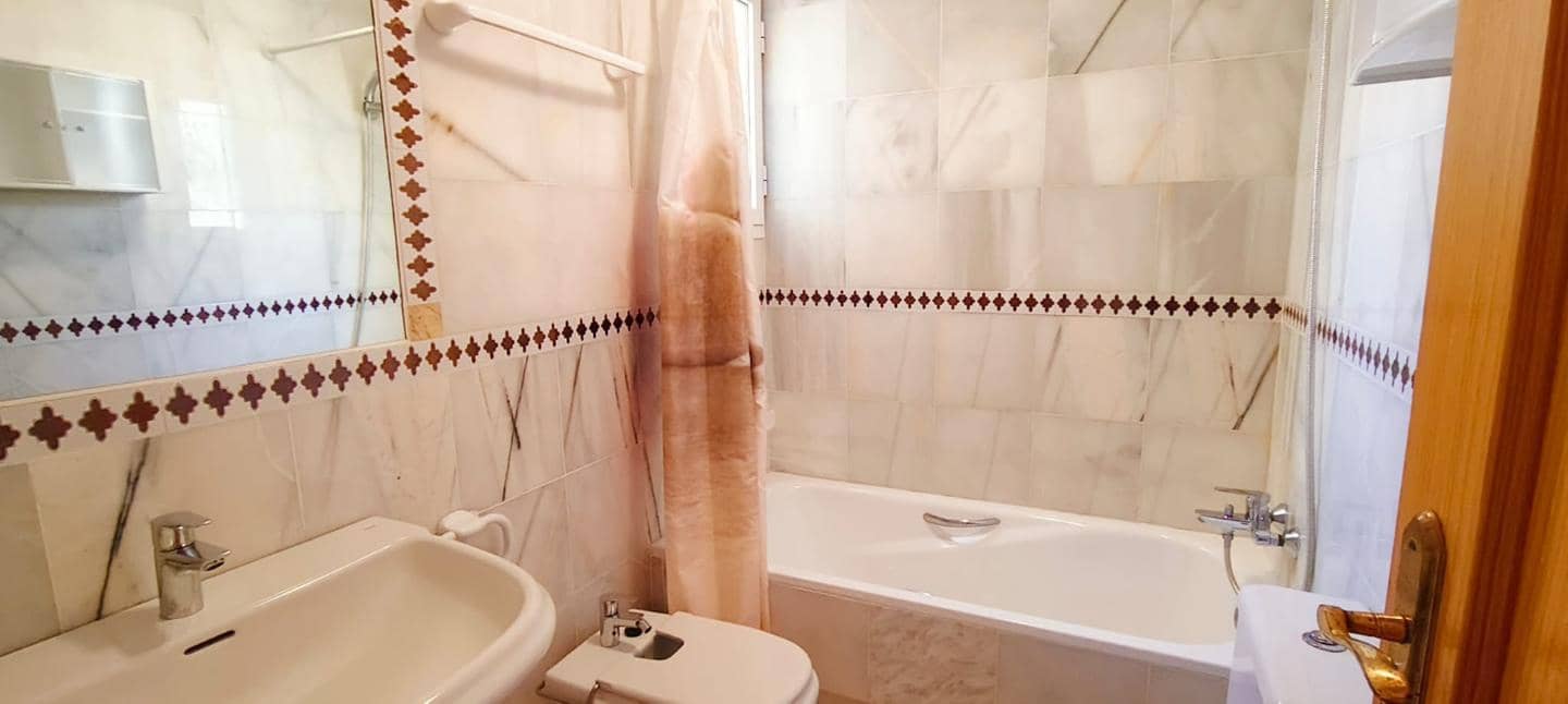 3 makuuhuone Asunto myytävänä paikassa Vera mukana uima-altaan - 184 000 € (Ref: 9752461)