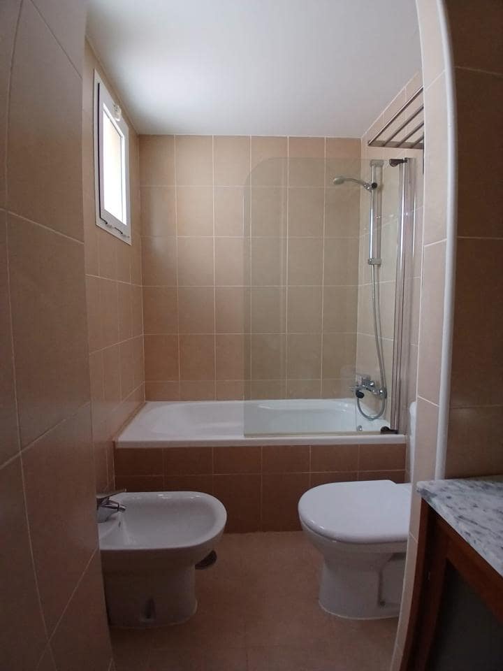 Piso de 2 habitaciones en Vera en alquiler con piscina garaje - 700 € (Ref: 9826854)