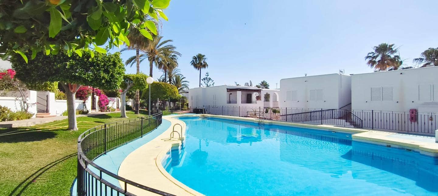 2 bedroom Bungalow for sale in Mojacar with pool garage - € 299,000 (Ref: 9838722)