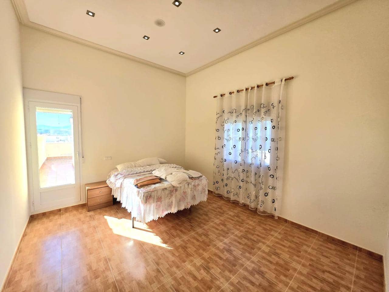 4 bedroom Villa for sale in Aljariz with garage - € 365,000 (Ref: 9879685)