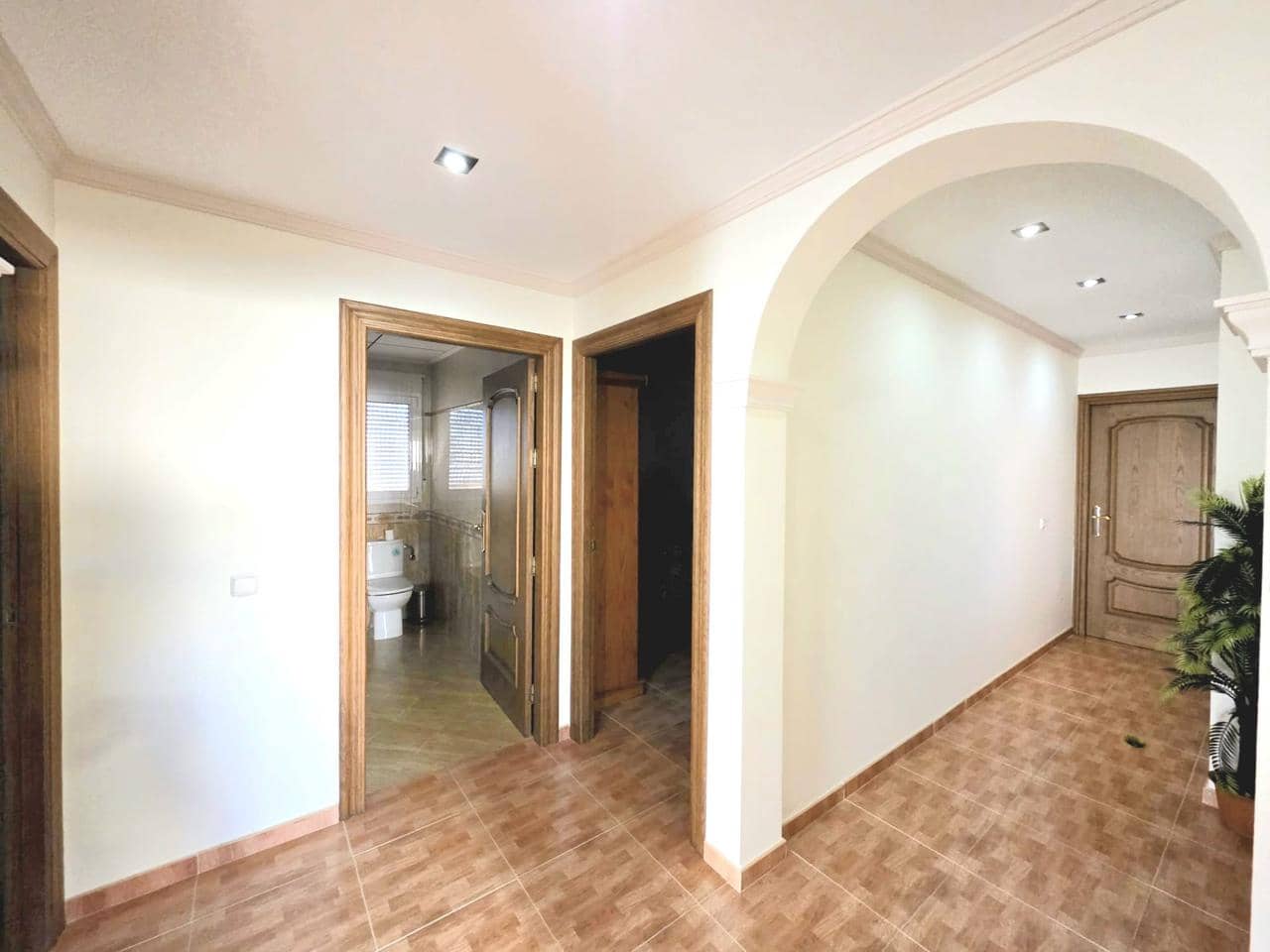 4 bedroom Villa for sale in Aljariz with garage - € 365,000 (Ref: 9879685)