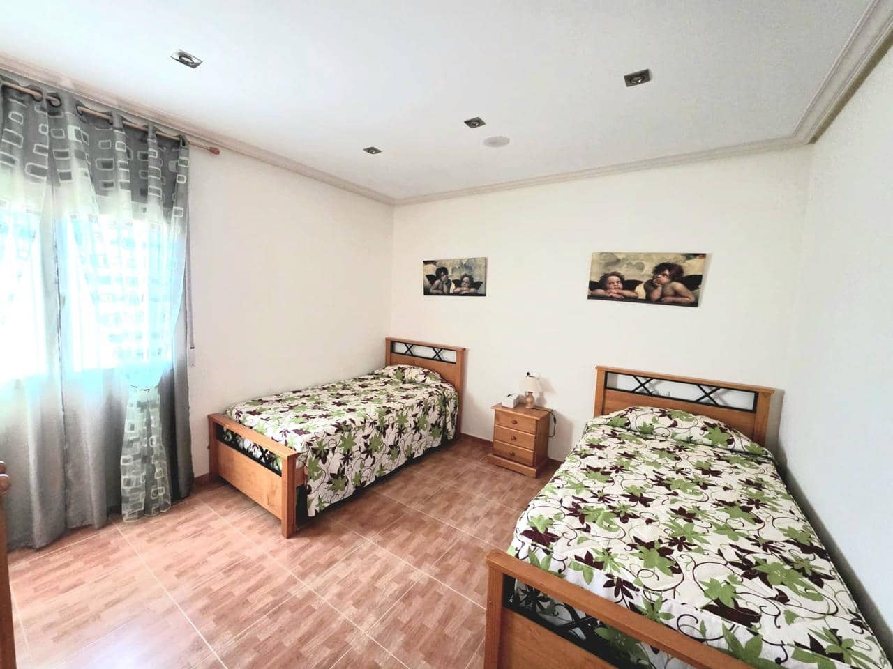 4 bedroom Villa for sale in Aljariz with garage - € 365,000 (Ref: 9879685)