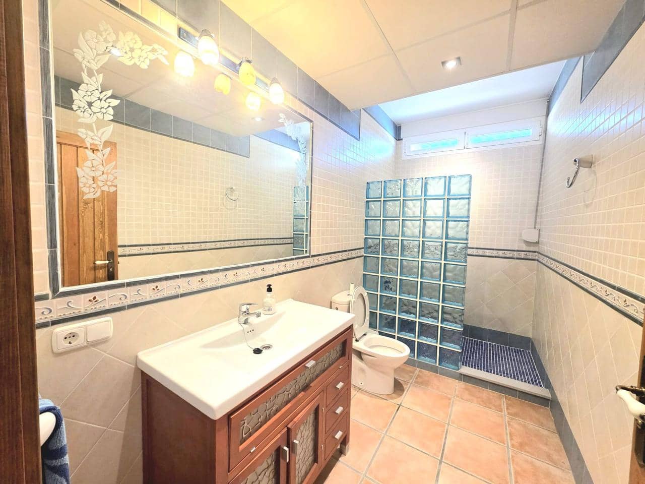 4 bedroom Villa for sale in Aljariz with garage - € 365,000 (Ref: 9879685)
