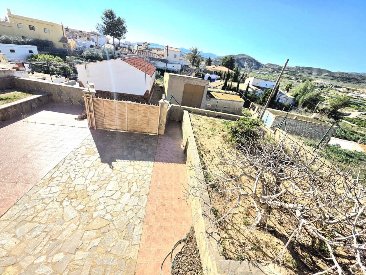4 bedroom Villa for sale in Aljariz with garage - € 365,000 (Ref: 9879685)