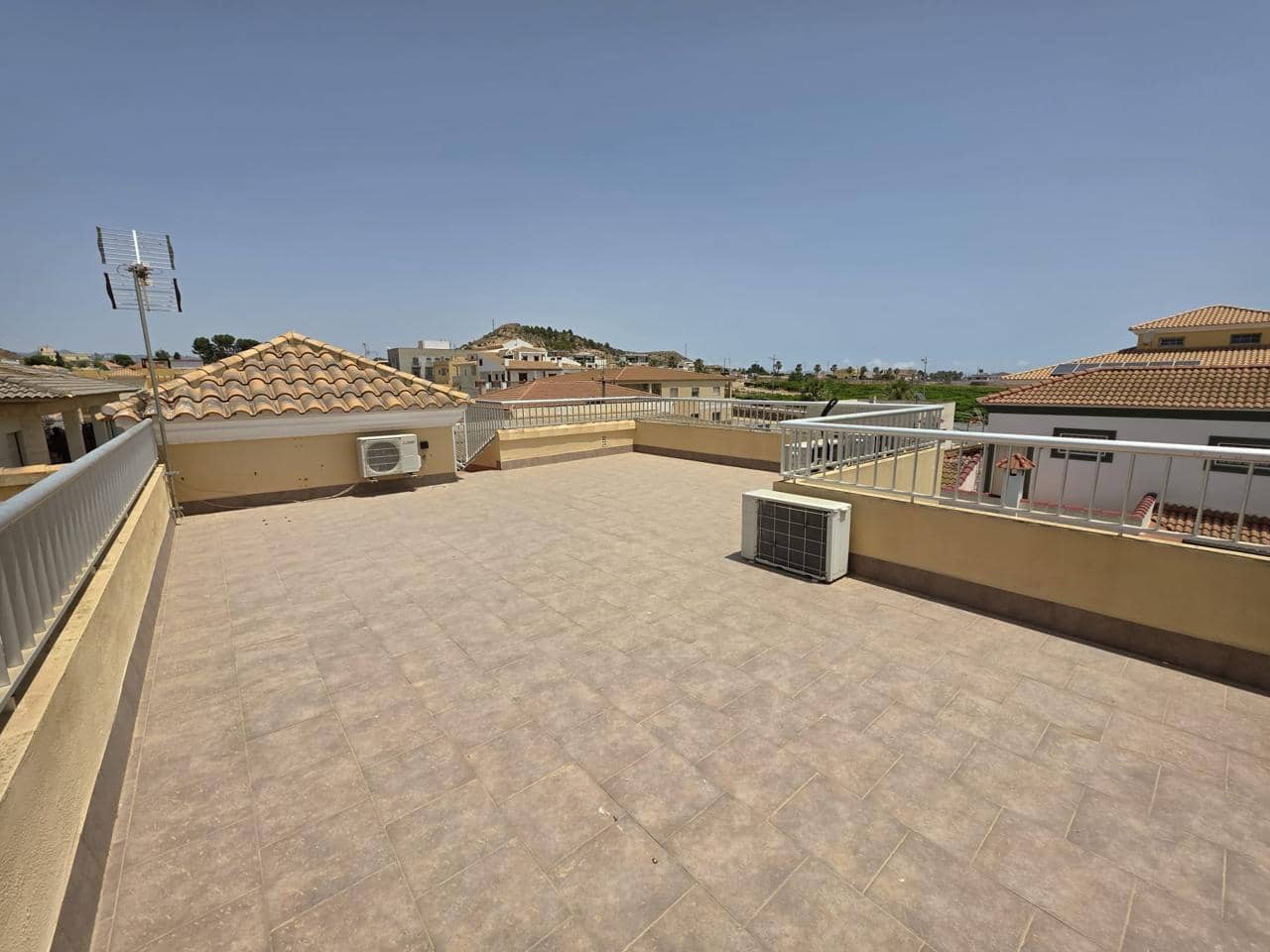 3 chambre Villa/Maison à vendre à El Real avec piscine garage - 211 000 € (Ref: 9889260)