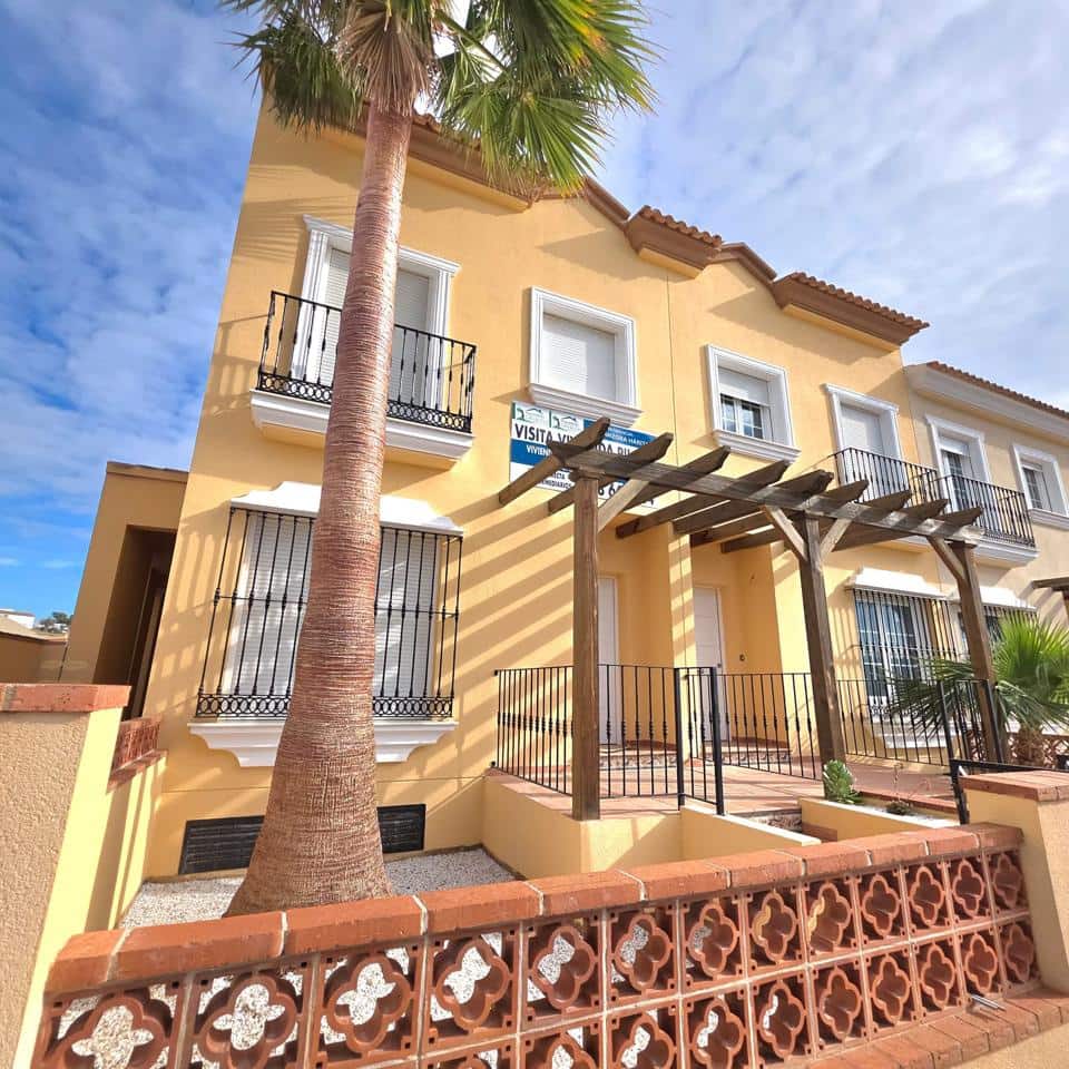 2 quarto Moradia para venda em Cuevas del Almanzora com piscina garagem - 130 000 € (Ref: 9905163)