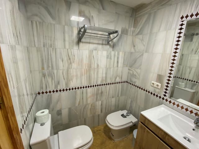 2 soveværelse Lejlighed til leje i Puerto del Rey, Vera med swimmingpool garage - € 700 (Ref: 9990008)