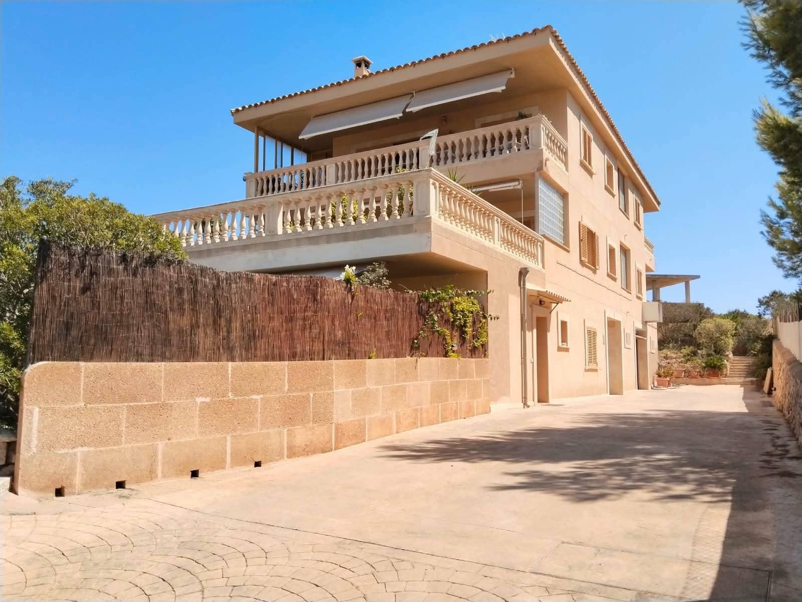 3 soverom Leilighet til leie i Portocolom - € 1 800 (Ref: 10059440)