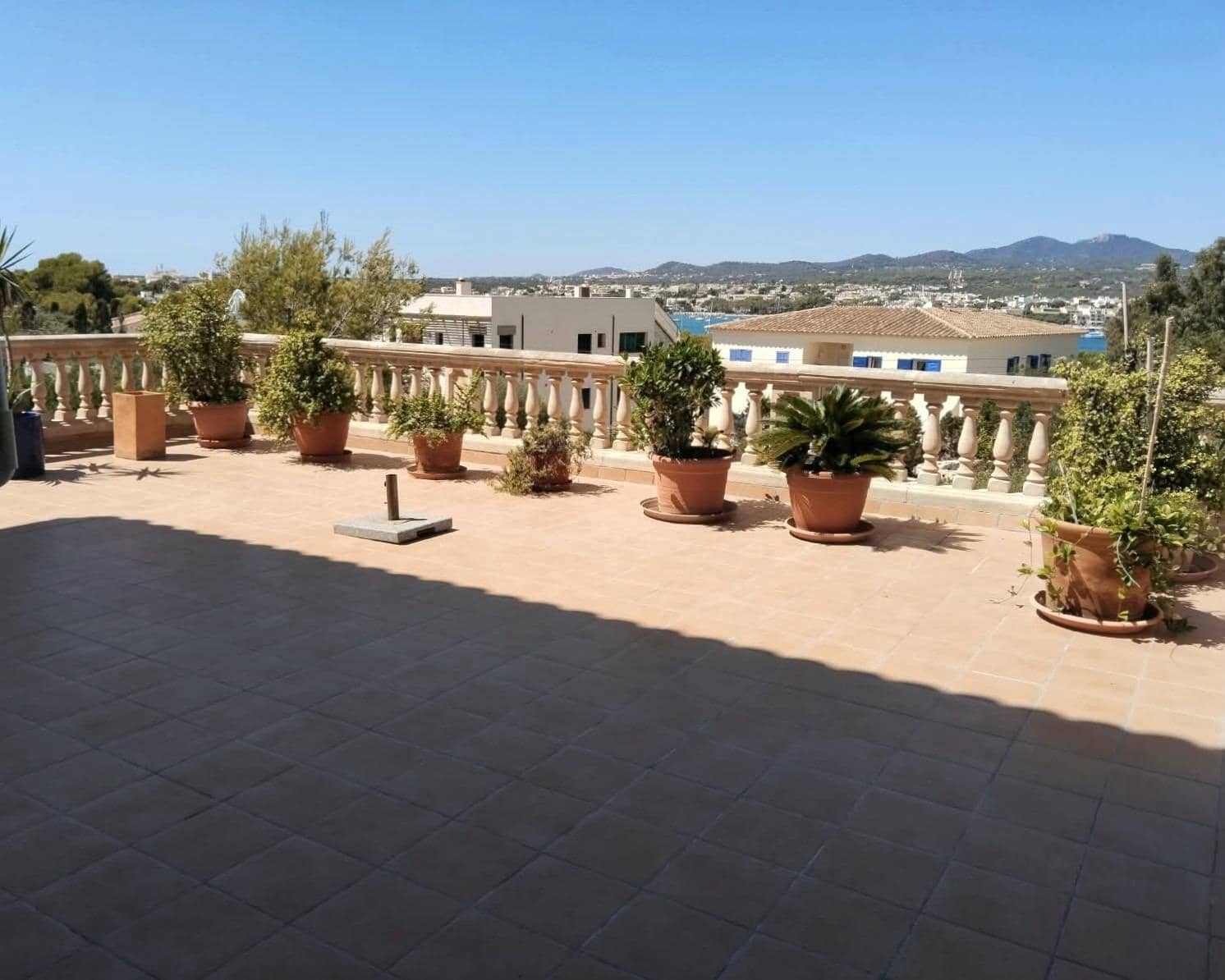 3 soverom Leilighet til leie i Portocolom - € 1 800 (Ref: 10059440)