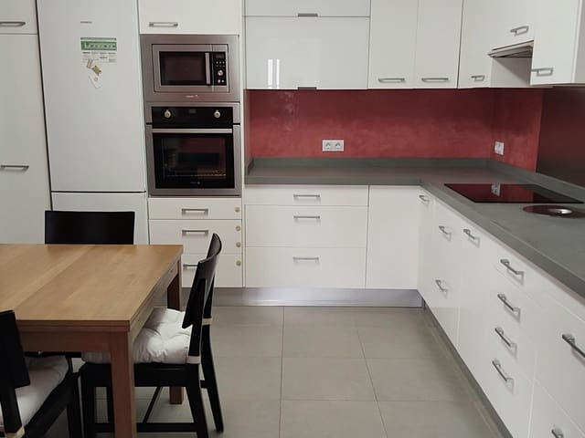 4 soveværelse Lejlighed til leje i Portocolom, Felanitx med garage - € 1.400 (Ref: 6198877)