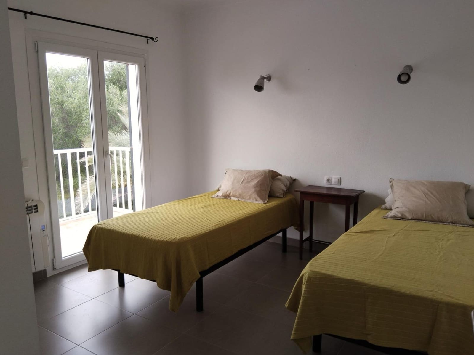 4 bedroom Flat for rent in Portocolom with garage - € 1,400 (Ref: 6198877)