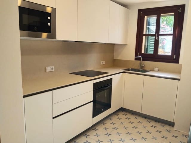 5 bedroom Terraced Villa for rent in Portocolom, Felanitx with pool - € 3,500 (Ref: 9353528)