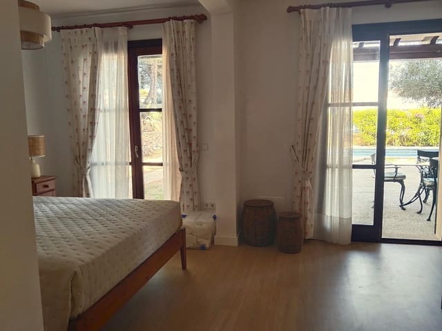5 bedroom Terraced Villa for rent in Portocolom, Felanitx with pool - € 3,500 (Ref: 9353528)