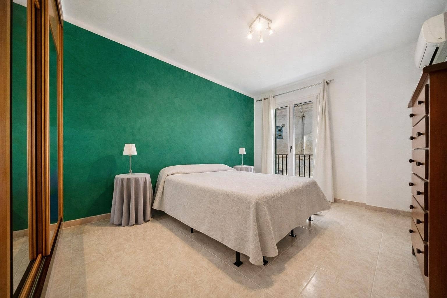 4 bedroom Flat for sale in Felanitx with garage - € 375,000 (Ref: 9833947)