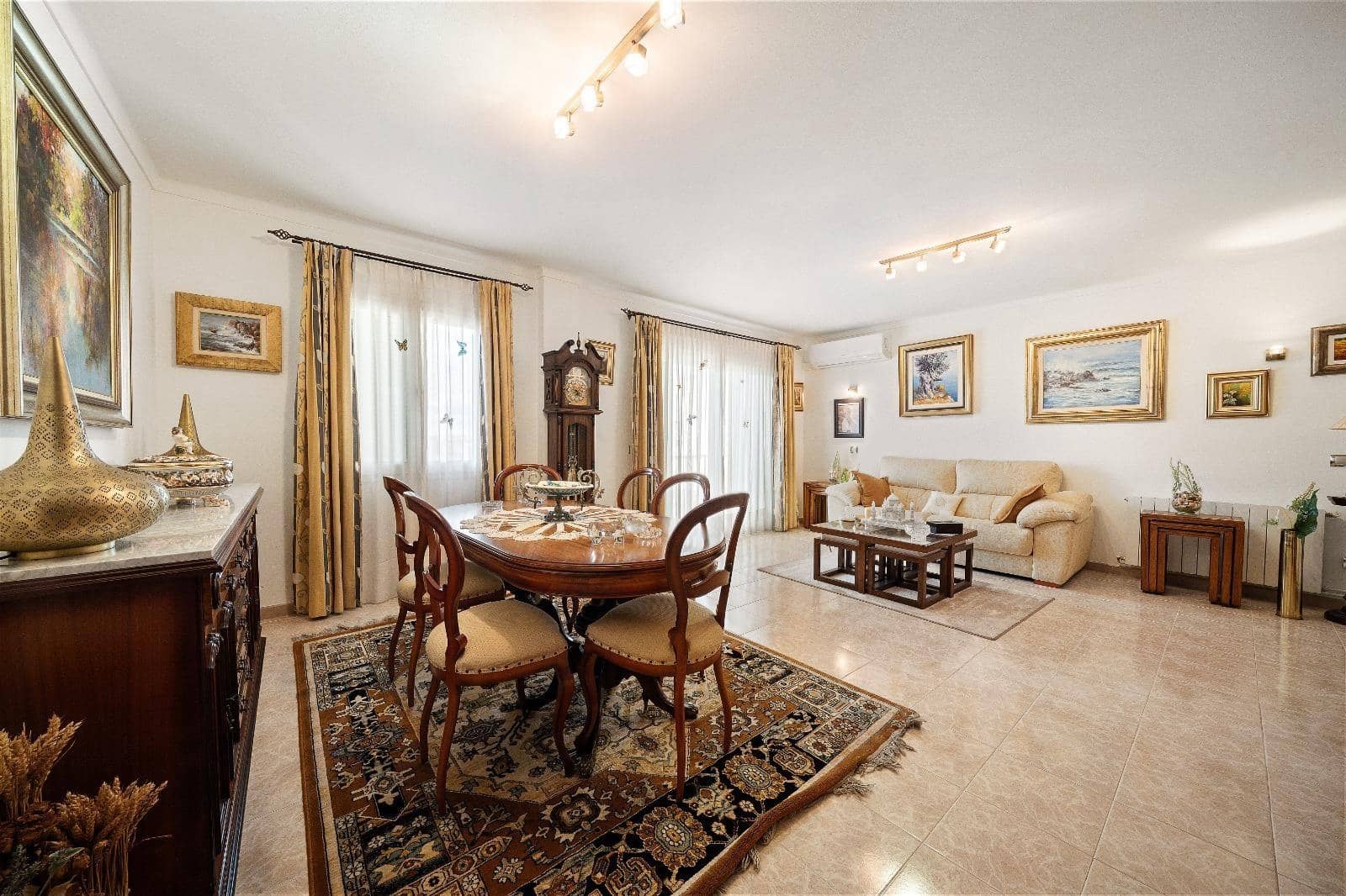 4 bedroom Flat for sale in Felanitx with garage - € 375,000 (Ref: 9833947)