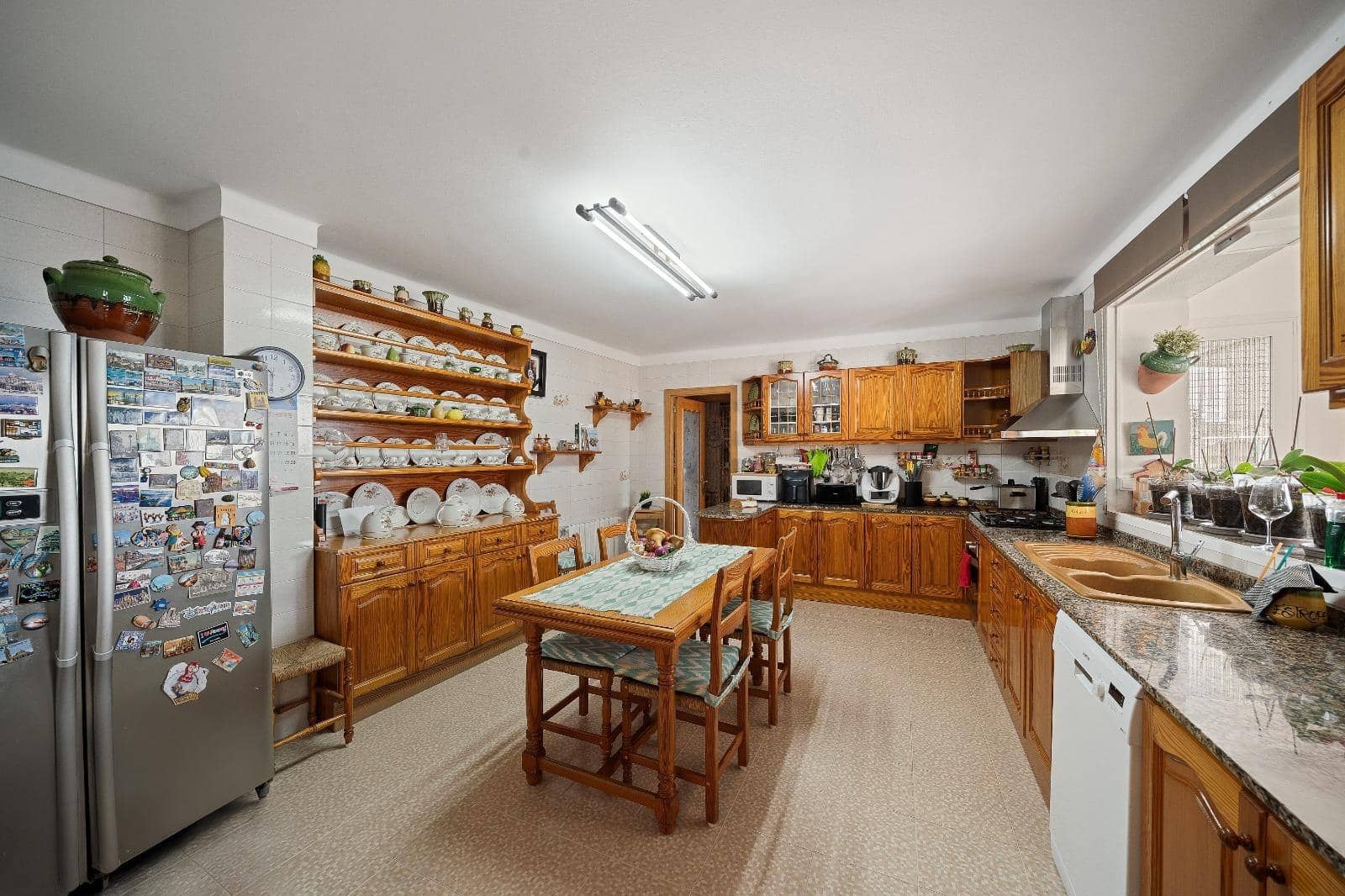 4 bedroom Flat for sale in Felanitx with garage - € 375,000 (Ref: 9833947)