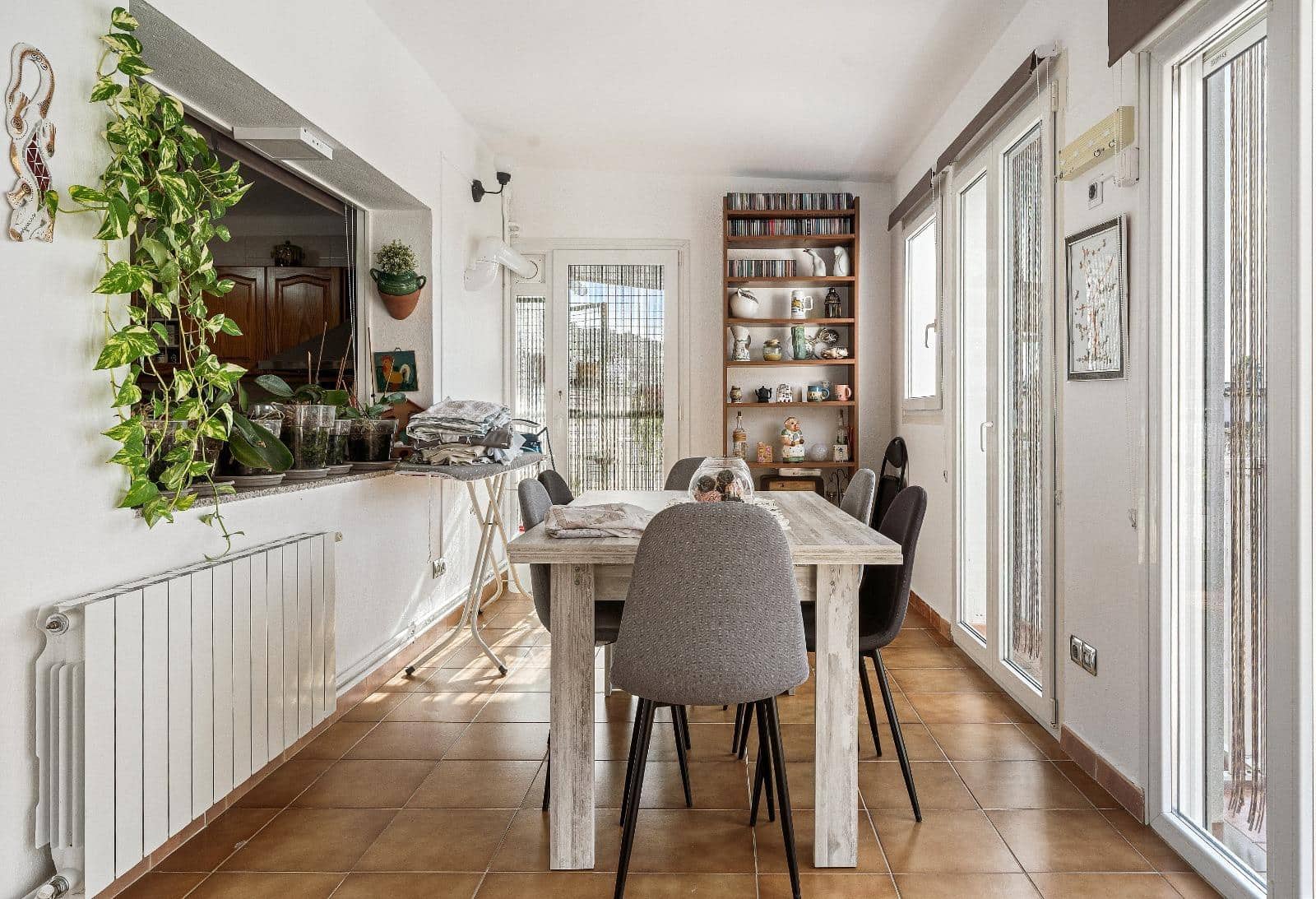 4 bedroom Flat for sale in Felanitx with garage - € 375,000 (Ref: 9833947)