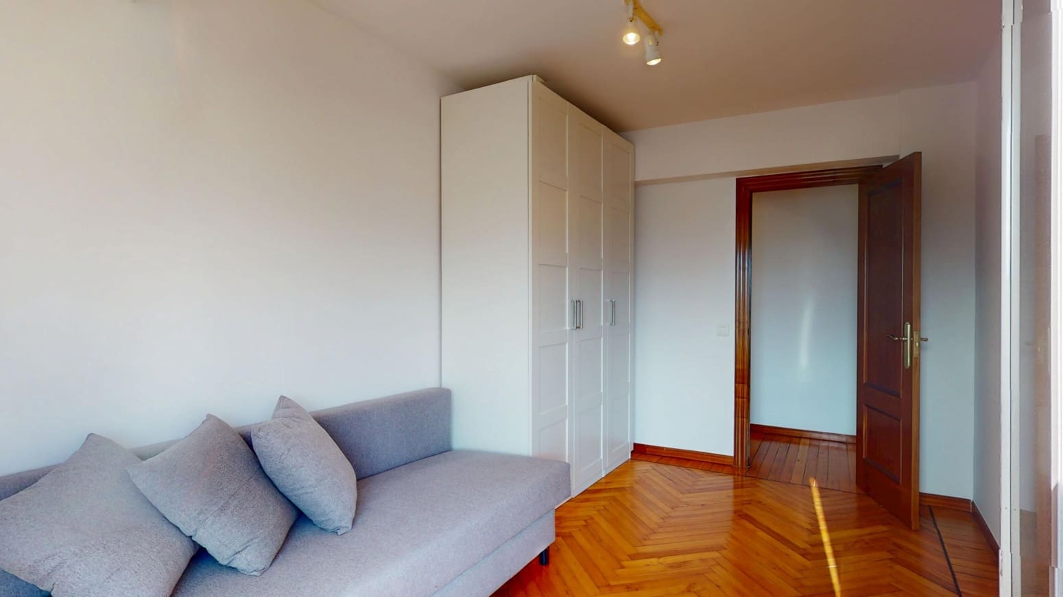 2 bedroom Flat for sale in Santander - € 295,000 (Ref: 10003537)