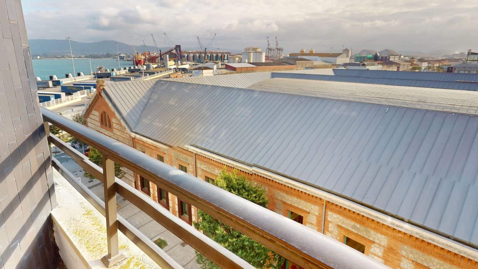 2 bedroom Flat for sale in Santander - € 295,000 (Ref: 10003537)