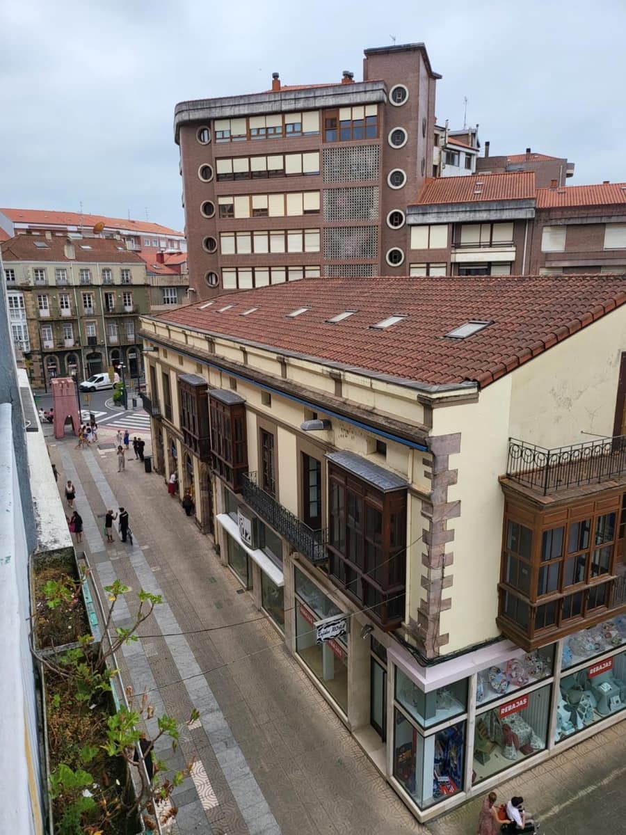 4 slaapkamer Flat te koop in Torrelavega met garage - € 299.000 (Ref: 10003538)