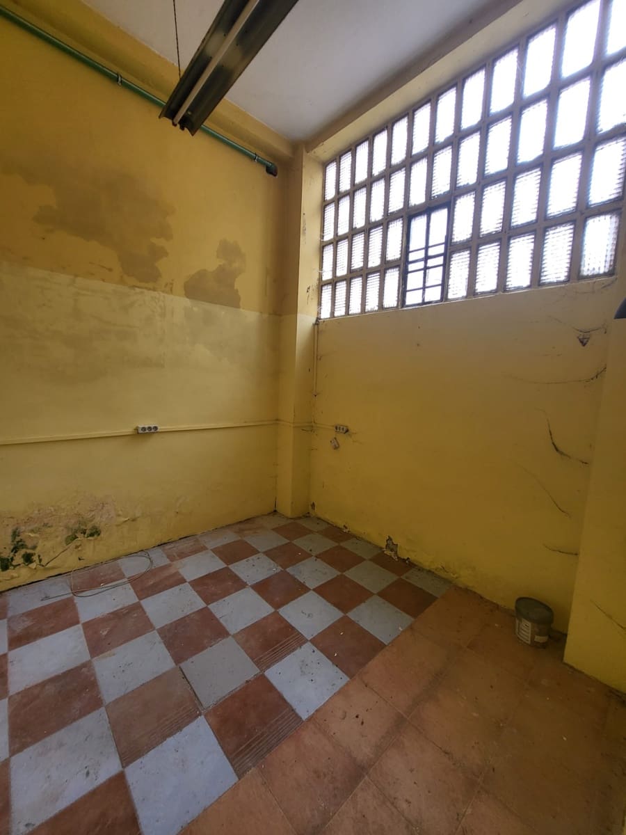 Commerciale in vendita in Torrelavega - 240.000 € (Rif: 10005194)