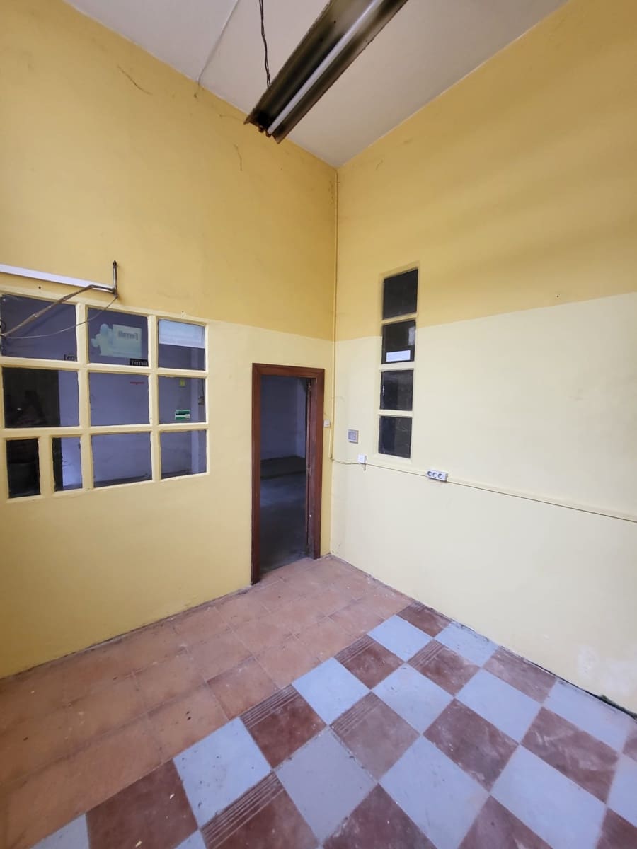 Commerciale in vendita in Torrelavega - 240.000 € (Rif: 10005194)