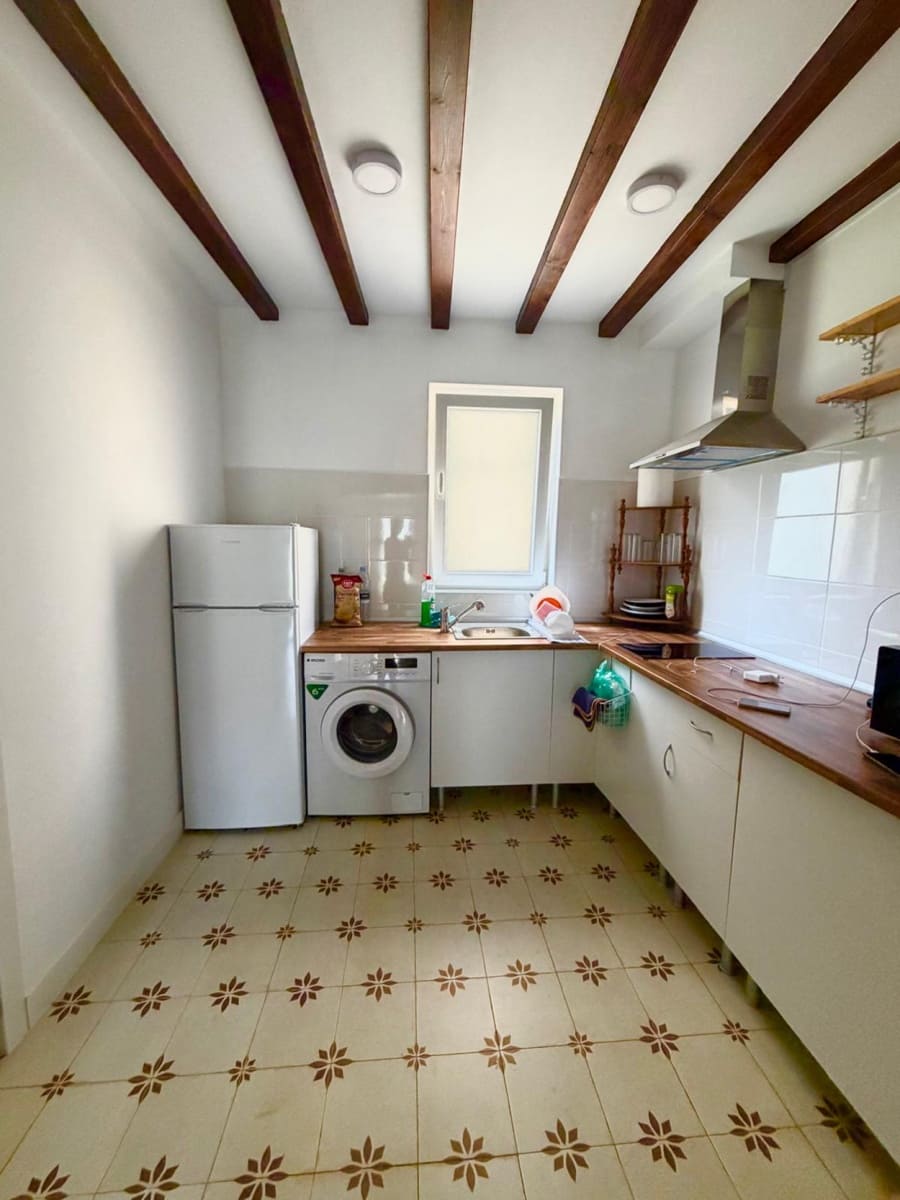 1 slaapkamer Flat te huur in Santander - € 950 (Ref: 10018308)