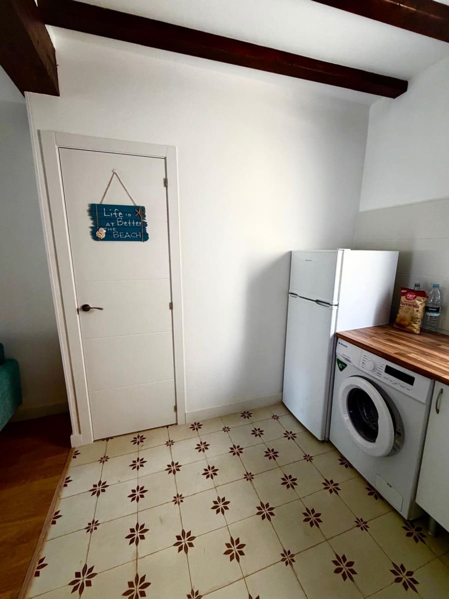 1 slaapkamer Flat te huur in Santander - € 950 (Ref: 10018308)