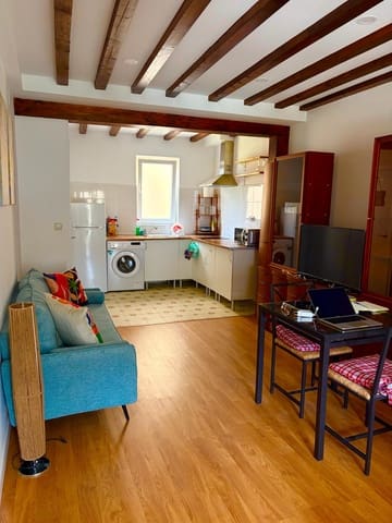 1 slaapkamer Flat te huur in Santander - € 950 (Ref: 10018308)