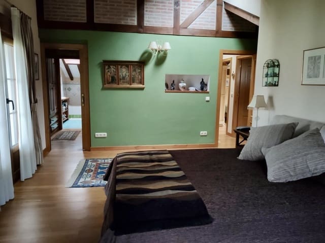 3 bedroom Villa for rent in Mazcuerras with garage - € 1,250 (Ref: 10037077)