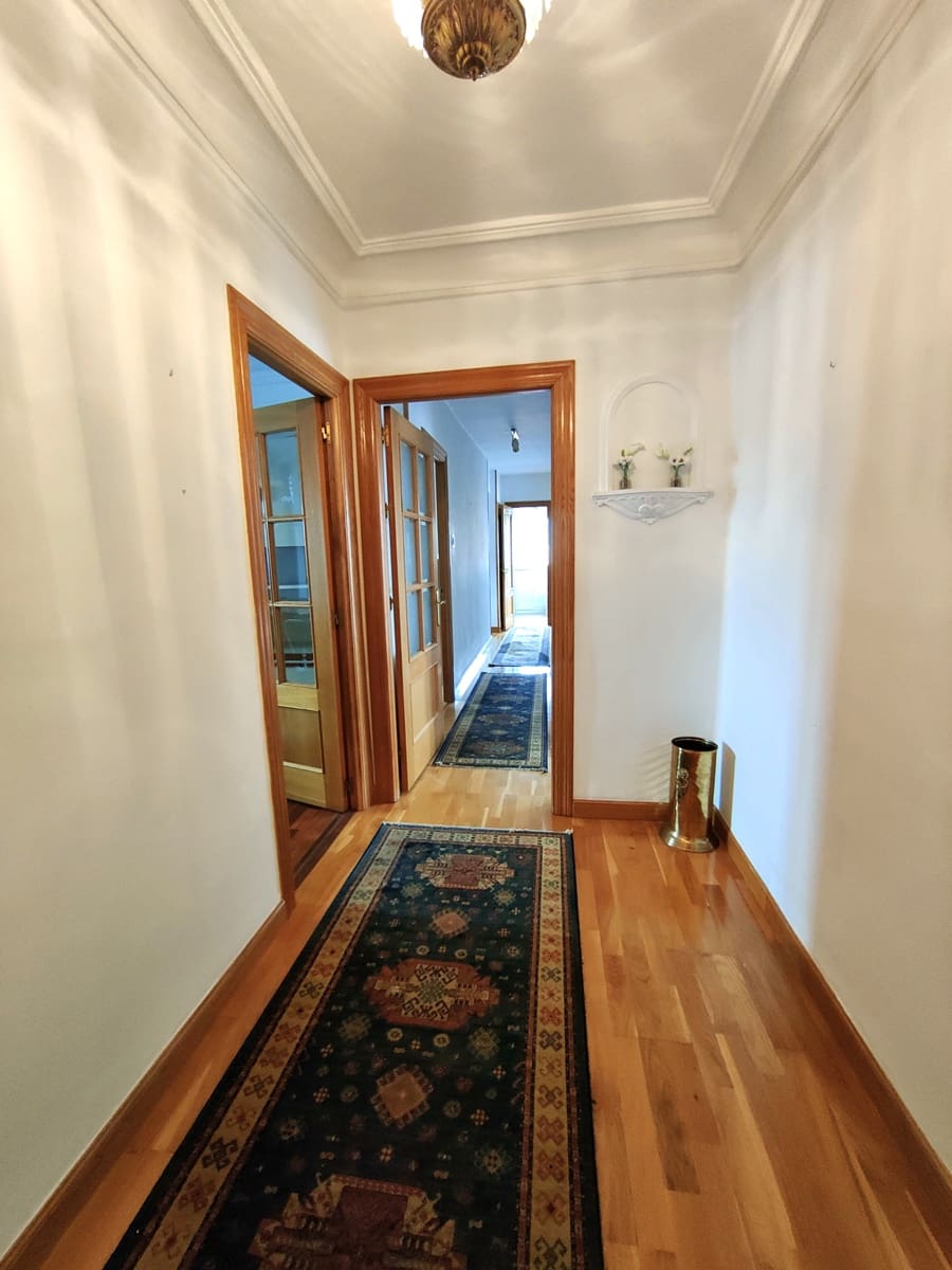 4 quarto Apartamento para arrendar em Santander - 1 000 € (Ref: 10040706)