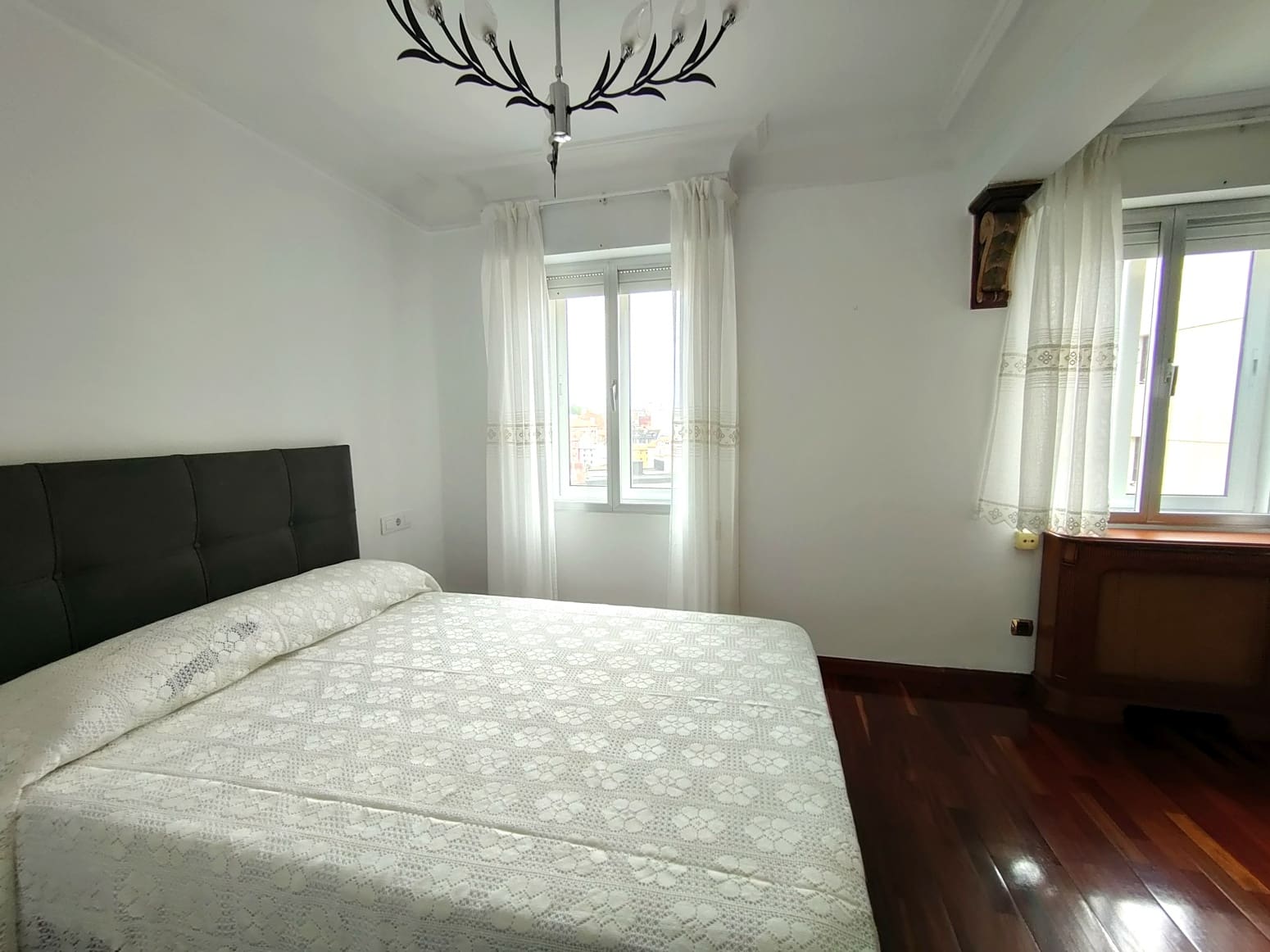 4 quarto Apartamento para arrendar em Santander - 1 000 € (Ref: 10040706)