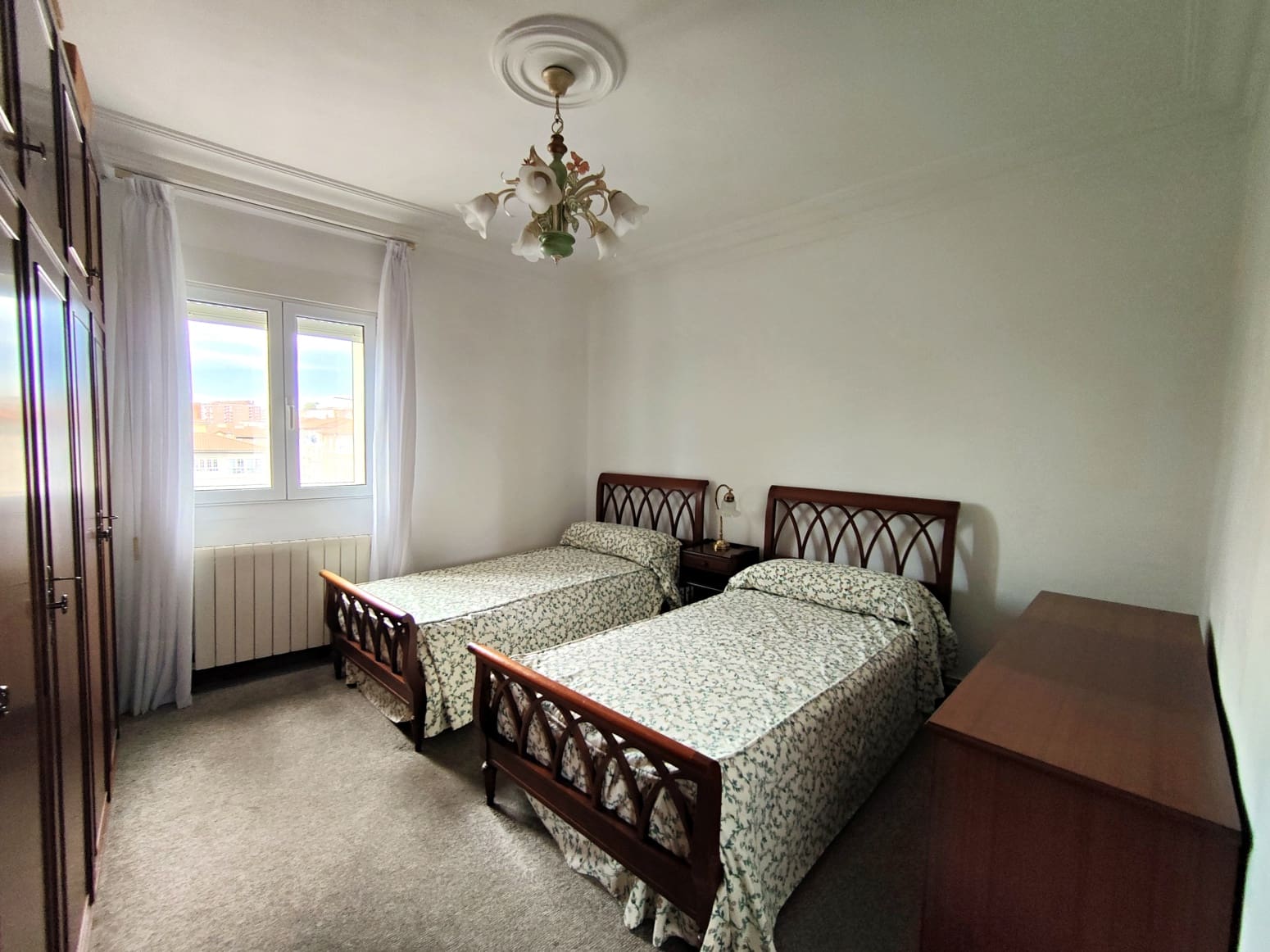4 quarto Apartamento para arrendar em Santander - 1 000 € (Ref: 10040706)