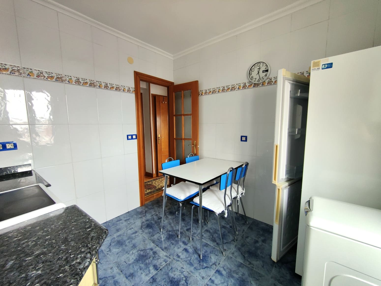 4 quarto Apartamento para arrendar em Santander - 1 000 € (Ref: 10040706)