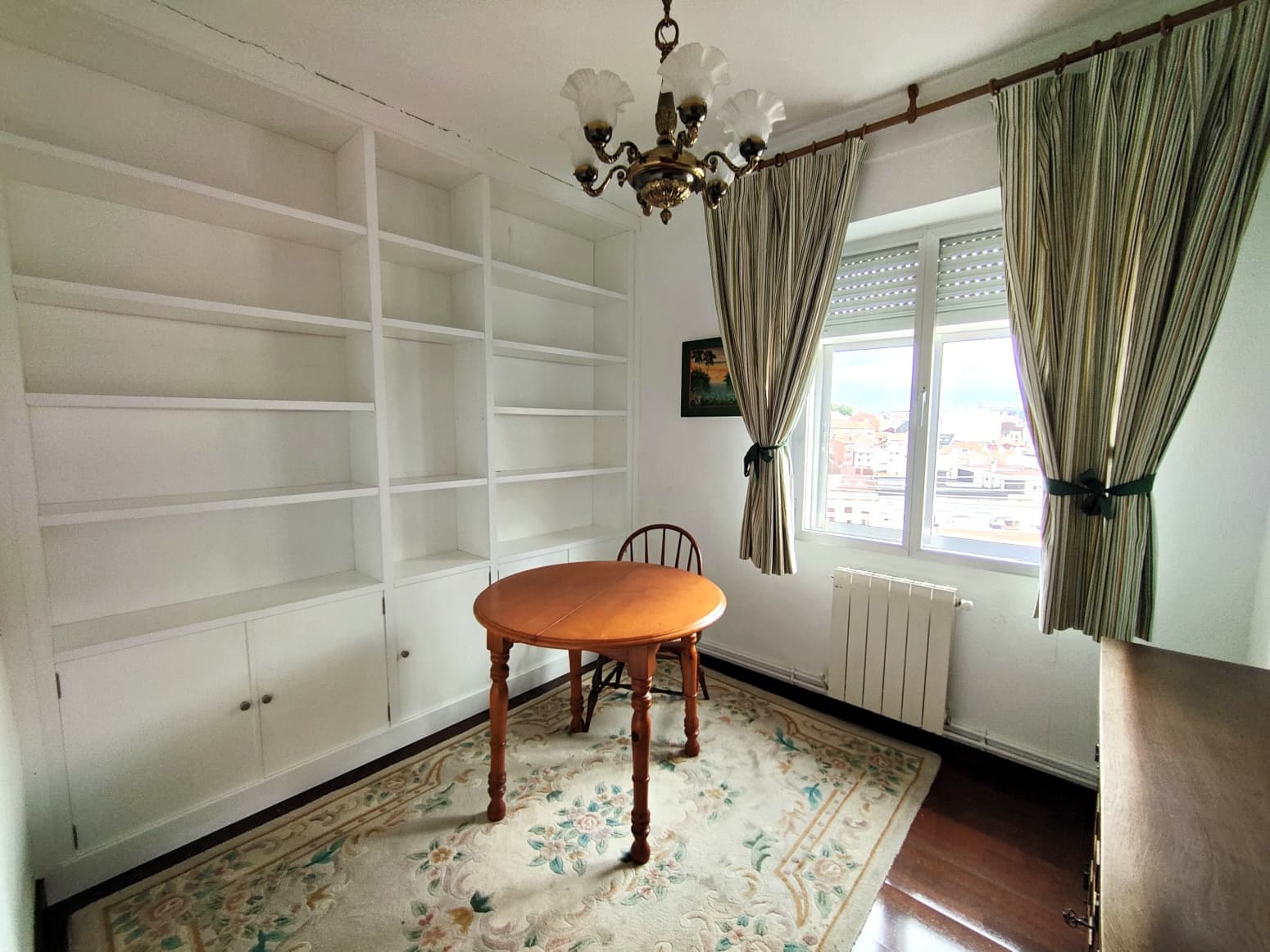 4 quarto Apartamento para arrendar em Santander - 1 000 € (Ref: 10040706)