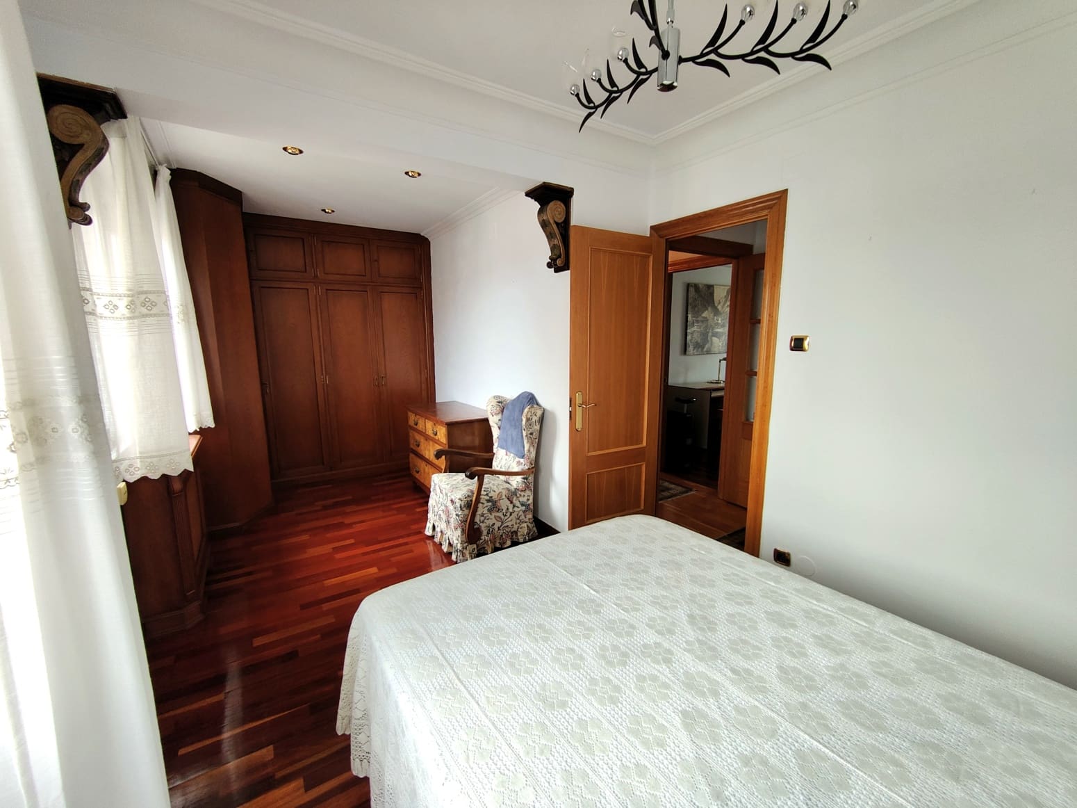 4 quarto Apartamento para arrendar em Santander - 1 000 € (Ref: 10040706)