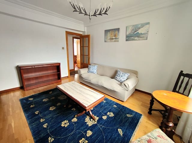 4 quarto Apartamento para arrendar em Santander - 1 000 € (Ref: 10040706)